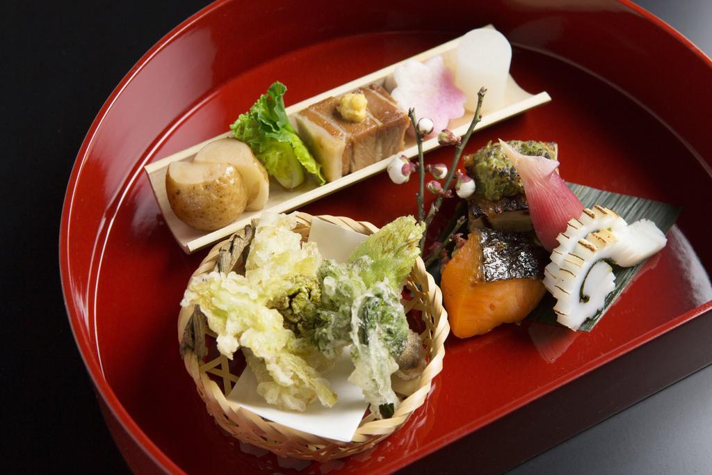 Yufuin Ryokuyu Hotel Buitenkant foto