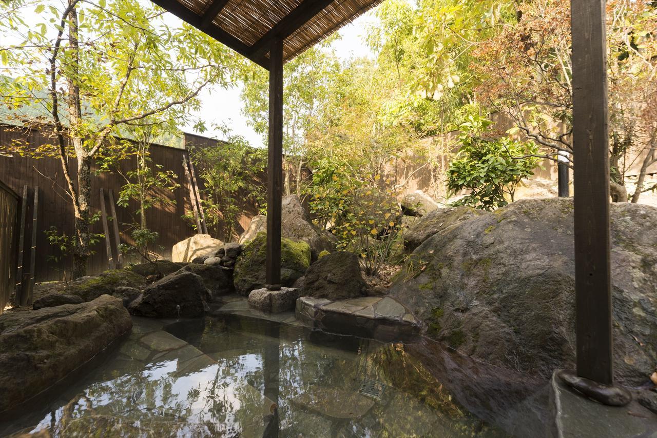 Yufuin Ryokuyu Hotel Buitenkant foto
